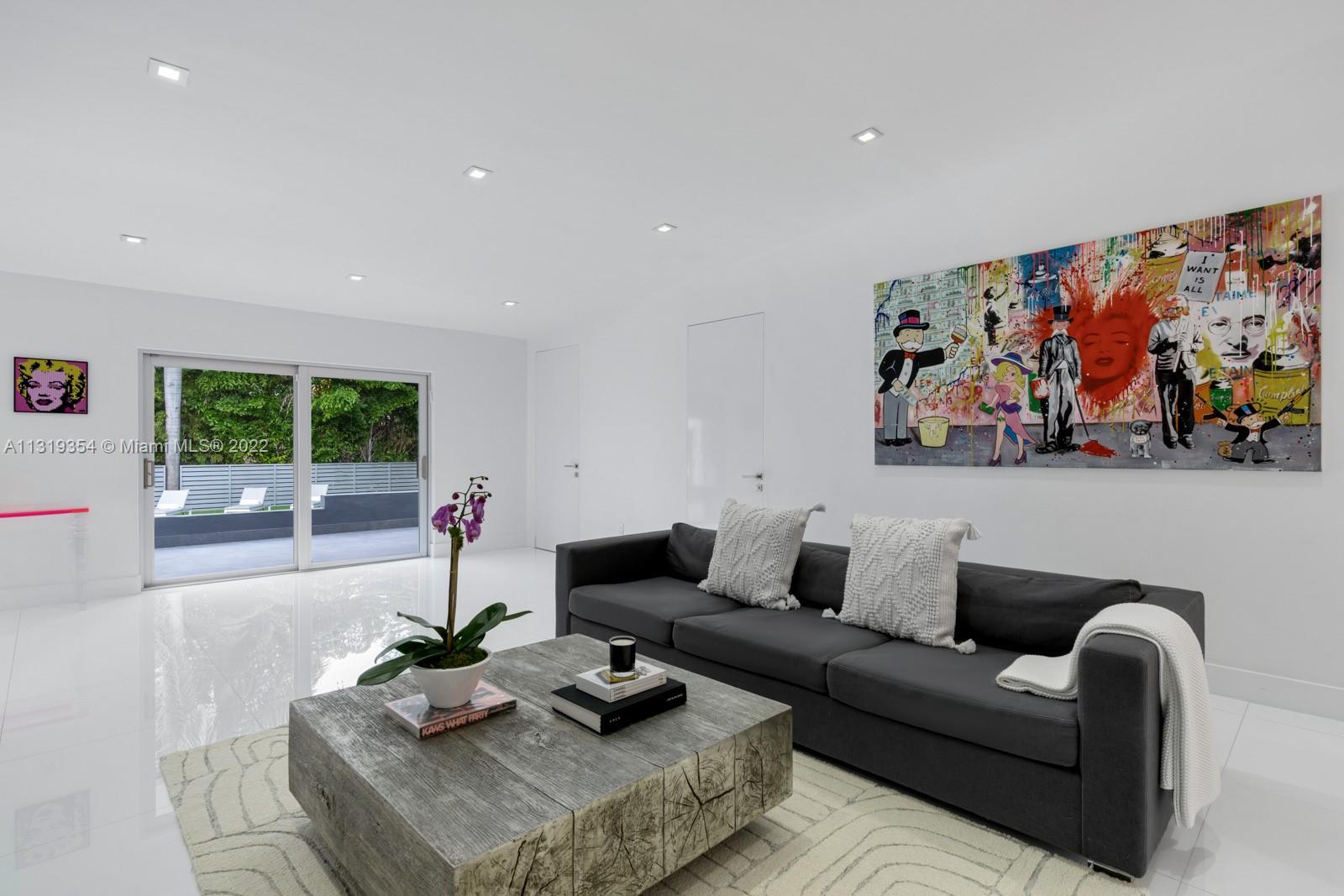 GOLDEN BEACH SEC C - Residential