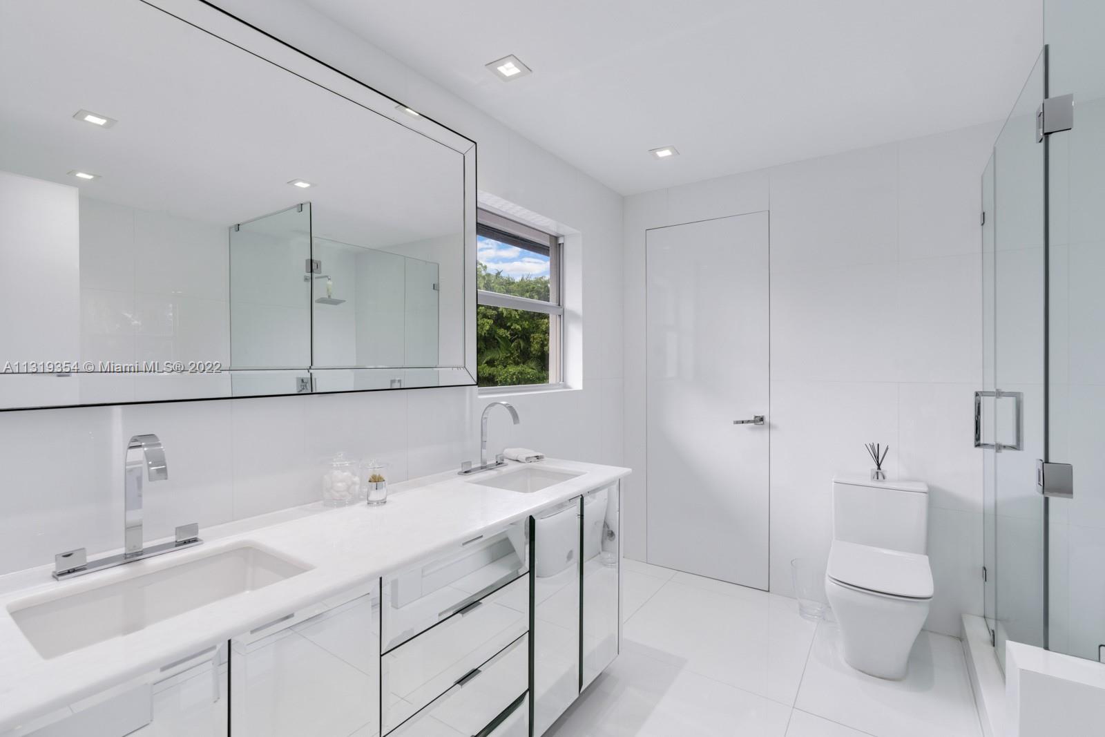 GOLDEN BEACH SEC C - Residential