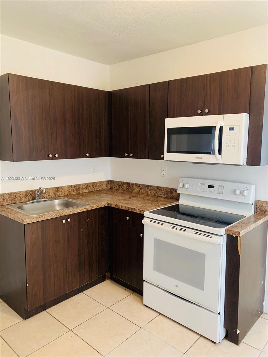 NORTH SHORE CREST - Residential Lease