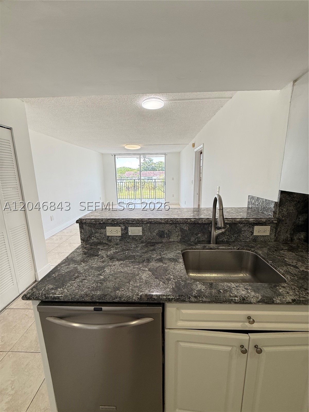 EL CONQUISTADOR SOUTH CON - Residential Lease