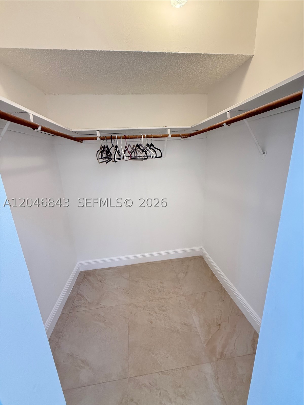 EL CONQUISTADOR SOUTH CON - Residential Lease
