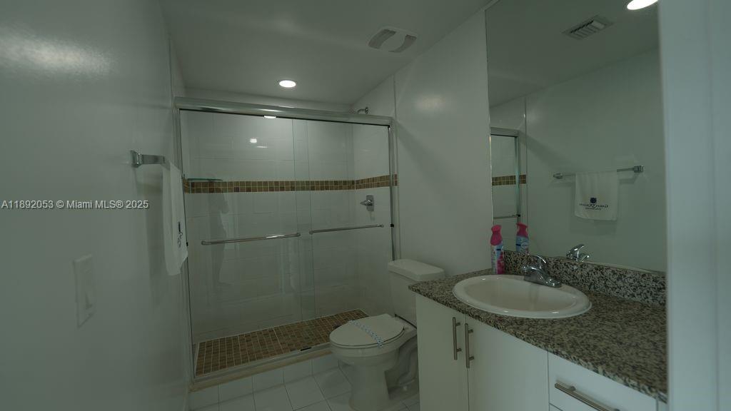 ENGLEWOOD NORTH - Residential Lease