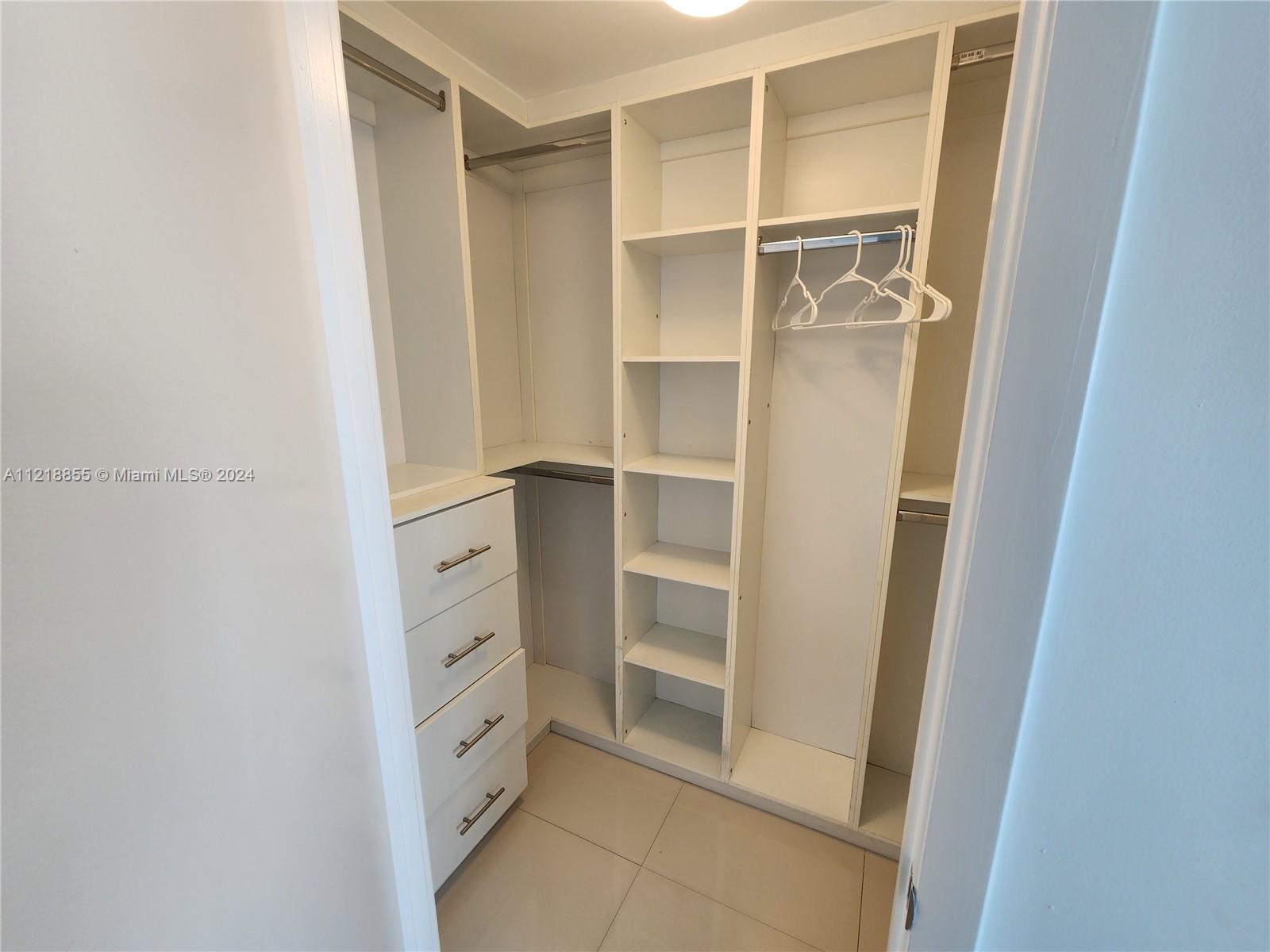 ICON BRICKELL CONDO - Residential
