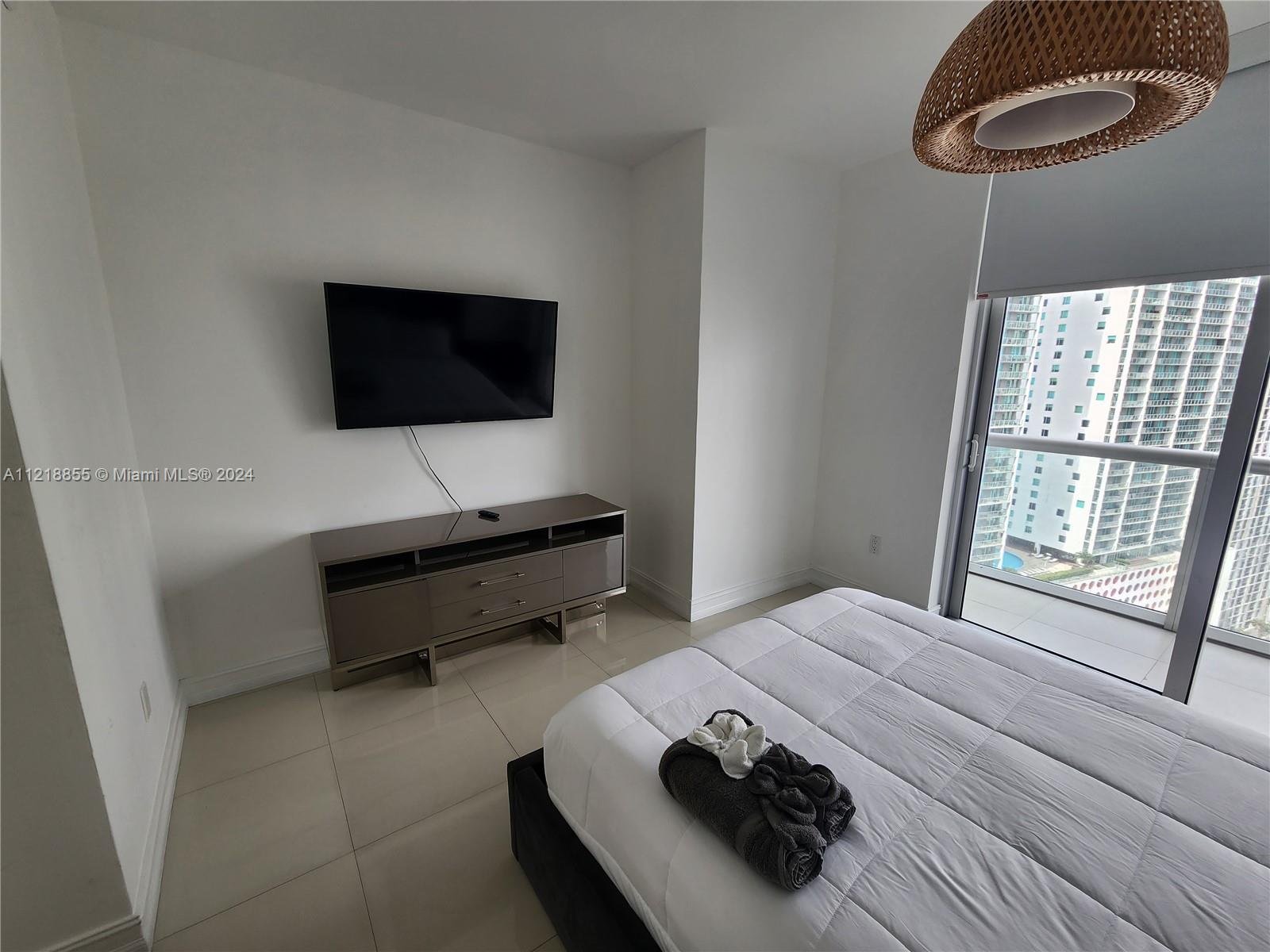 ICON BRICKELL CONDO - Residential