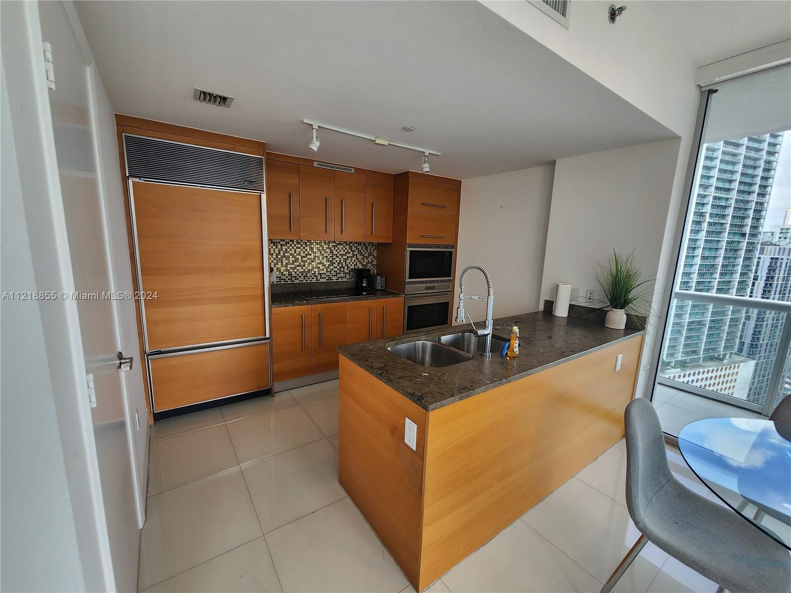 ICON BRICKELL CONDO - Residential