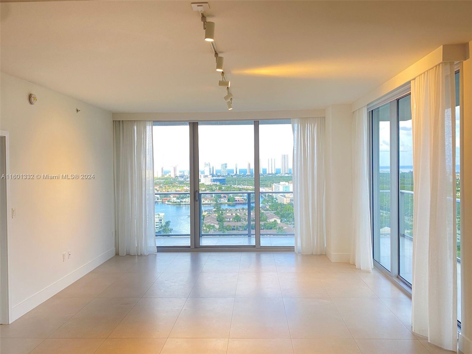 THE HARBOUR CONDO - Residential