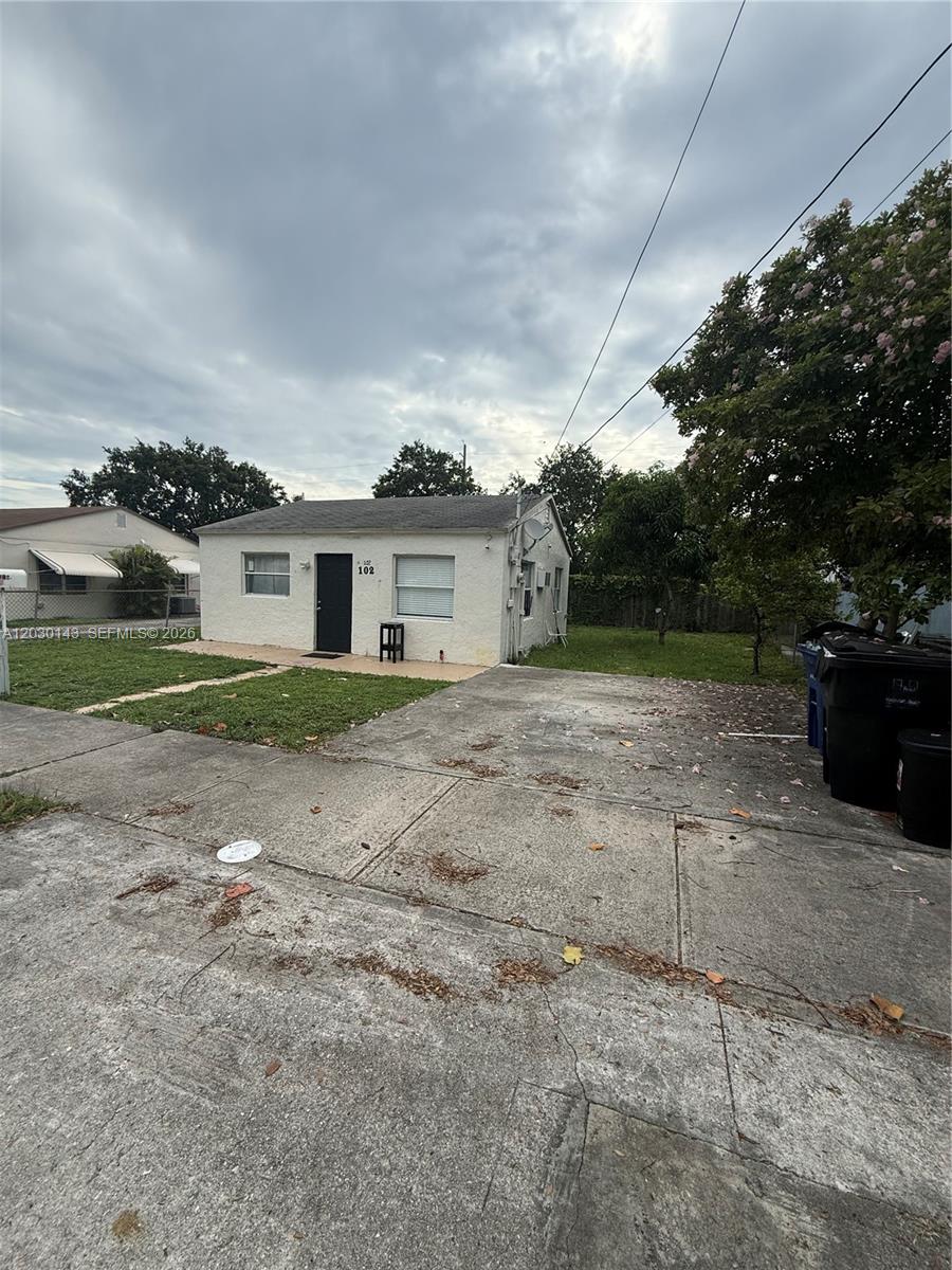TOWN OF HALLANDALE B-13 - Residential Lease