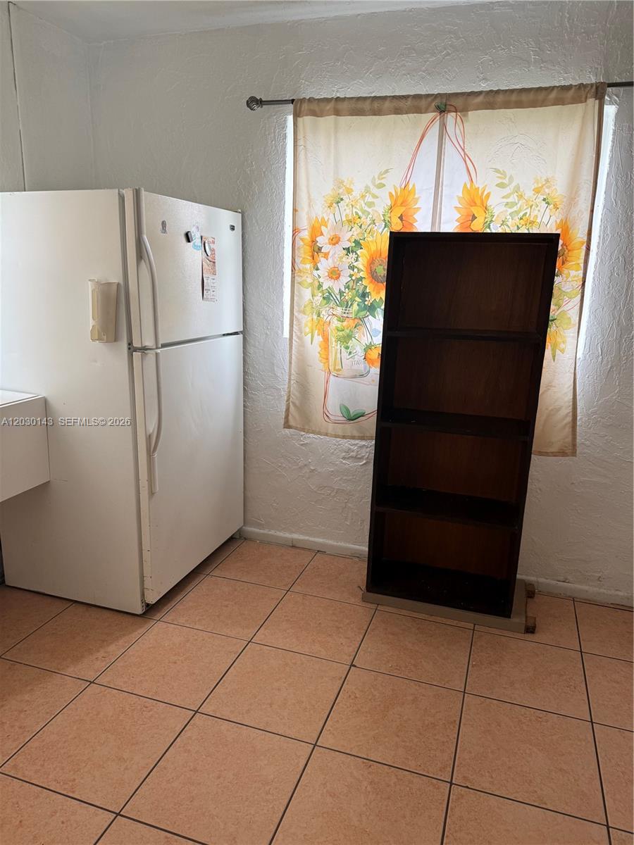 TOWN OF HALLANDALE B-13 - Residential Lease