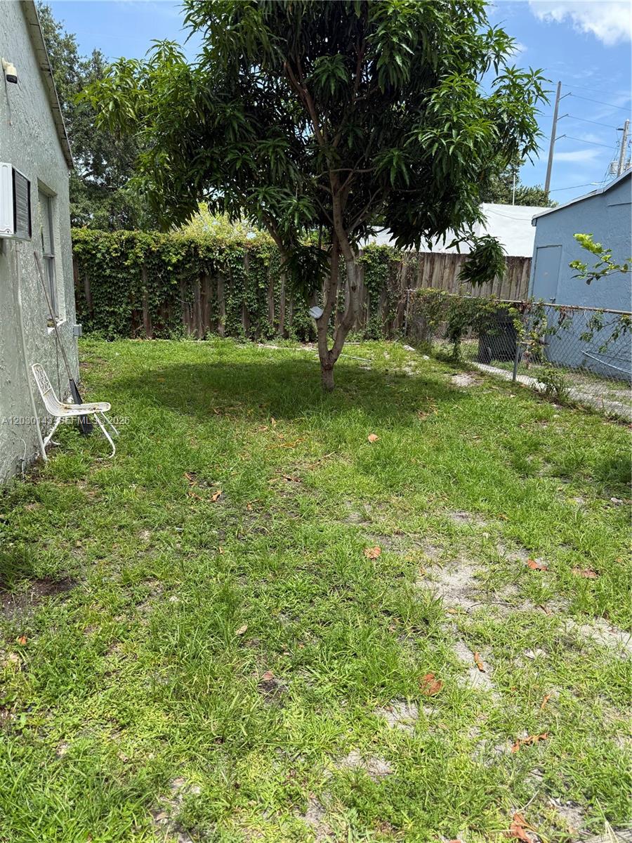 TOWN OF HALLANDALE B-13 - Residential Lease