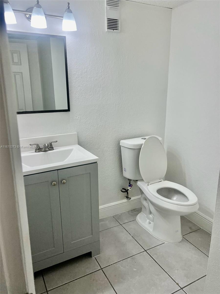 LA BAHIA CONDO - Residential Lease