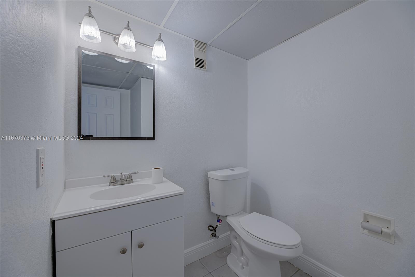 LA BAHIA CONDO - Residential Lease