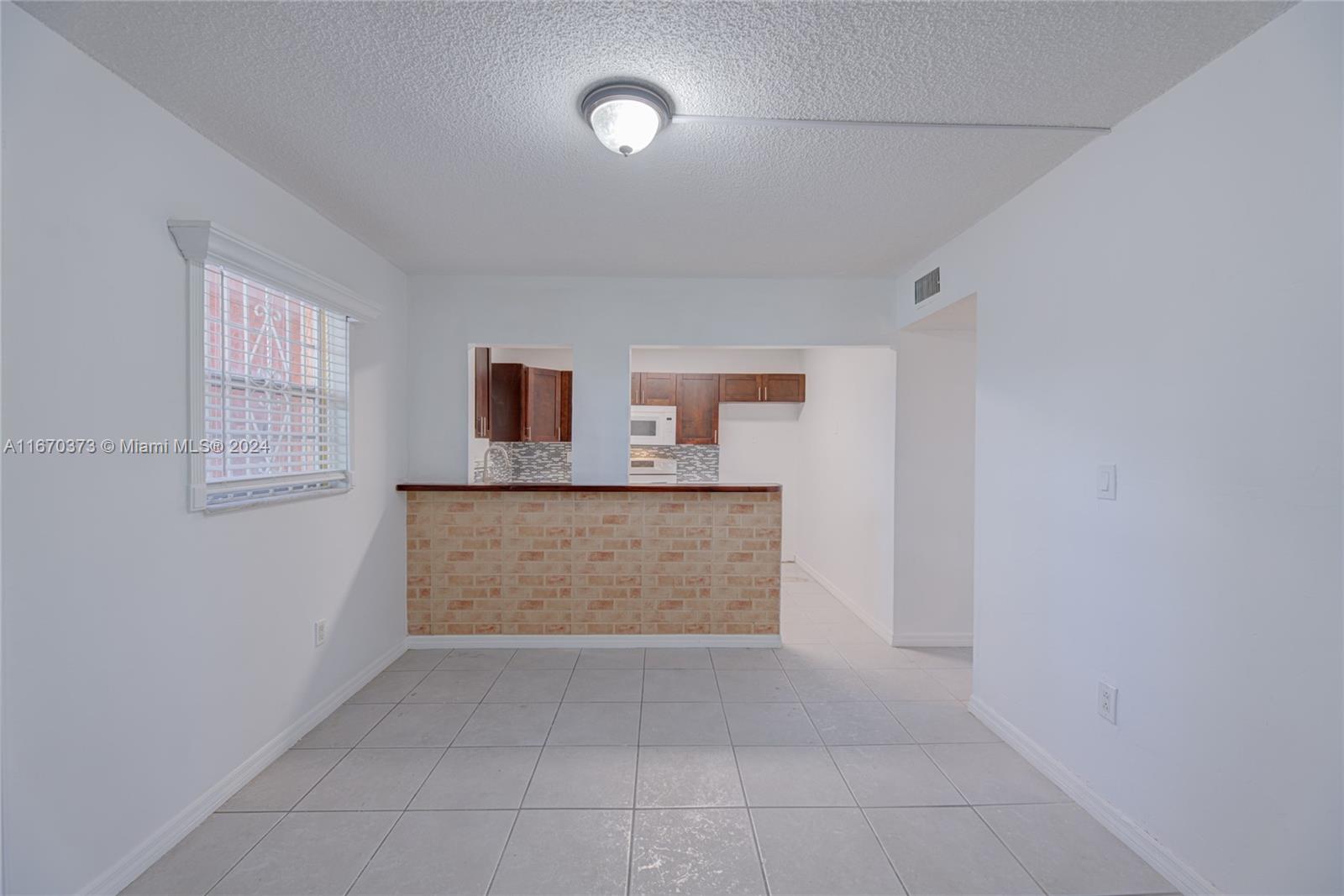 LA BAHIA CONDO - Residential Lease
