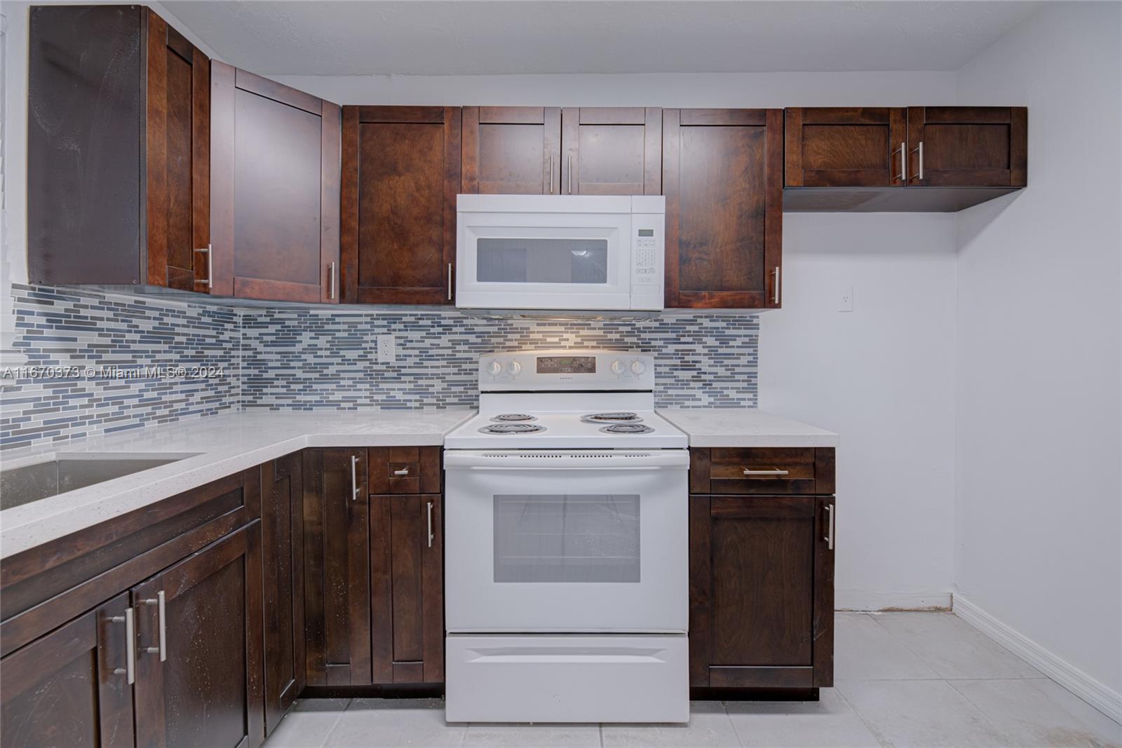 LA BAHIA CONDO - Residential Lease