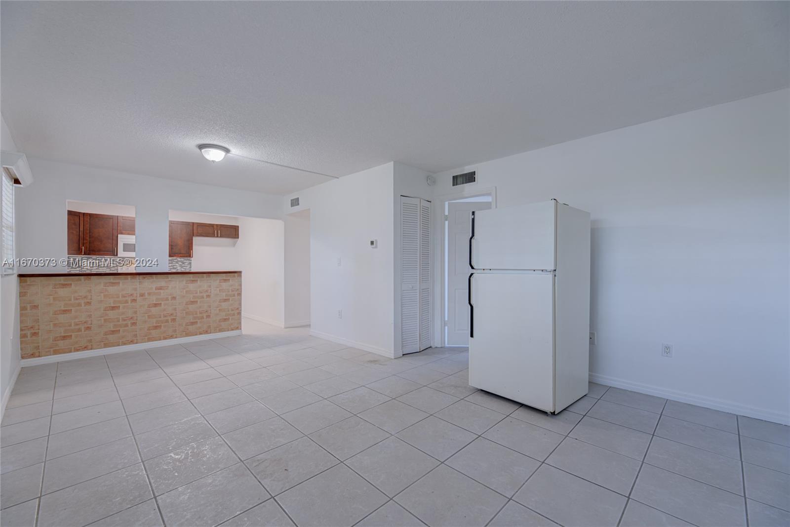 LA BAHIA CONDO - Residential Lease
