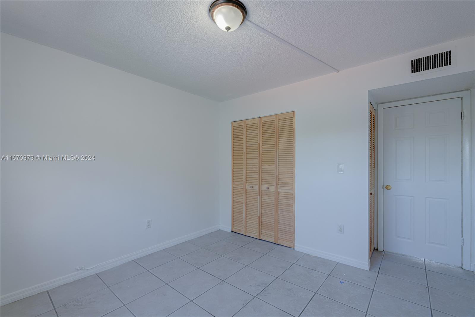 LA BAHIA CONDO - Residential Lease