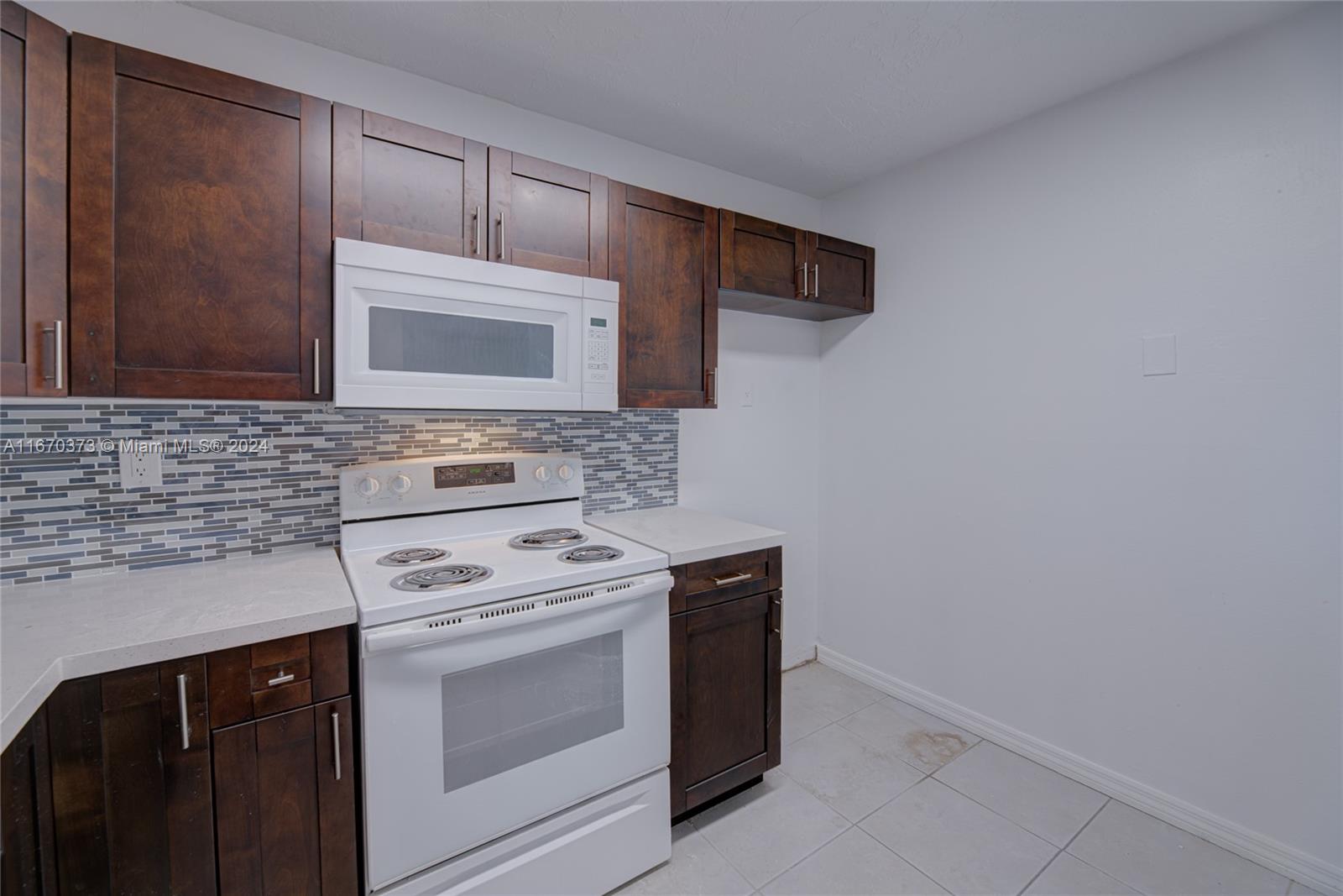 LA BAHIA CONDO - Residential Lease