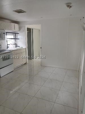 located in very private spot-east us1 biscayne blvd
