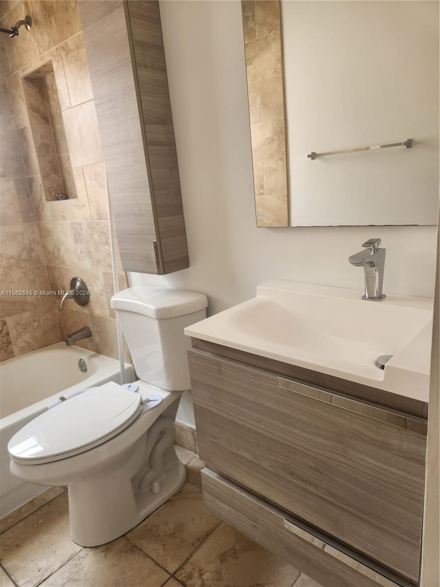 SPANISH LAKES 2ND ADDN - Residential Lease