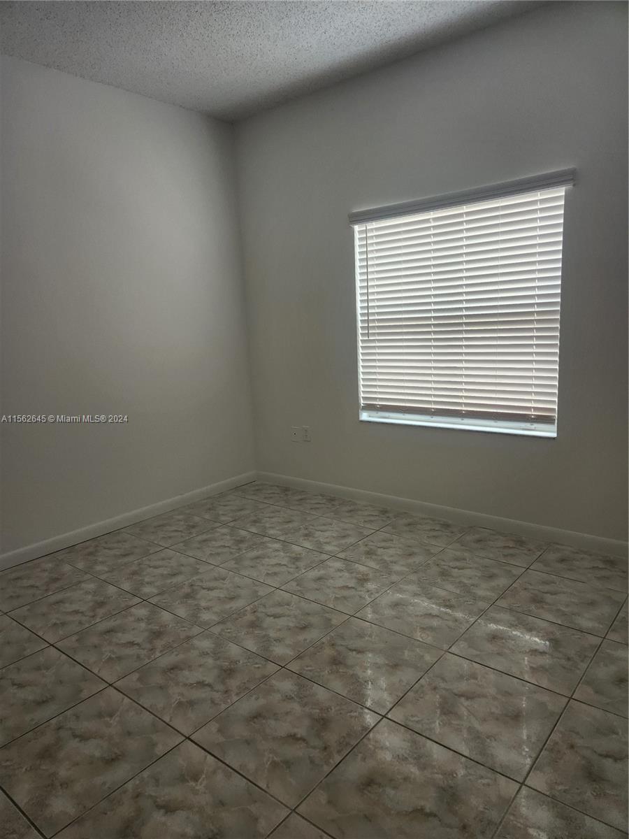 SPANISH LAKES 2ND ADDN - Residential Lease