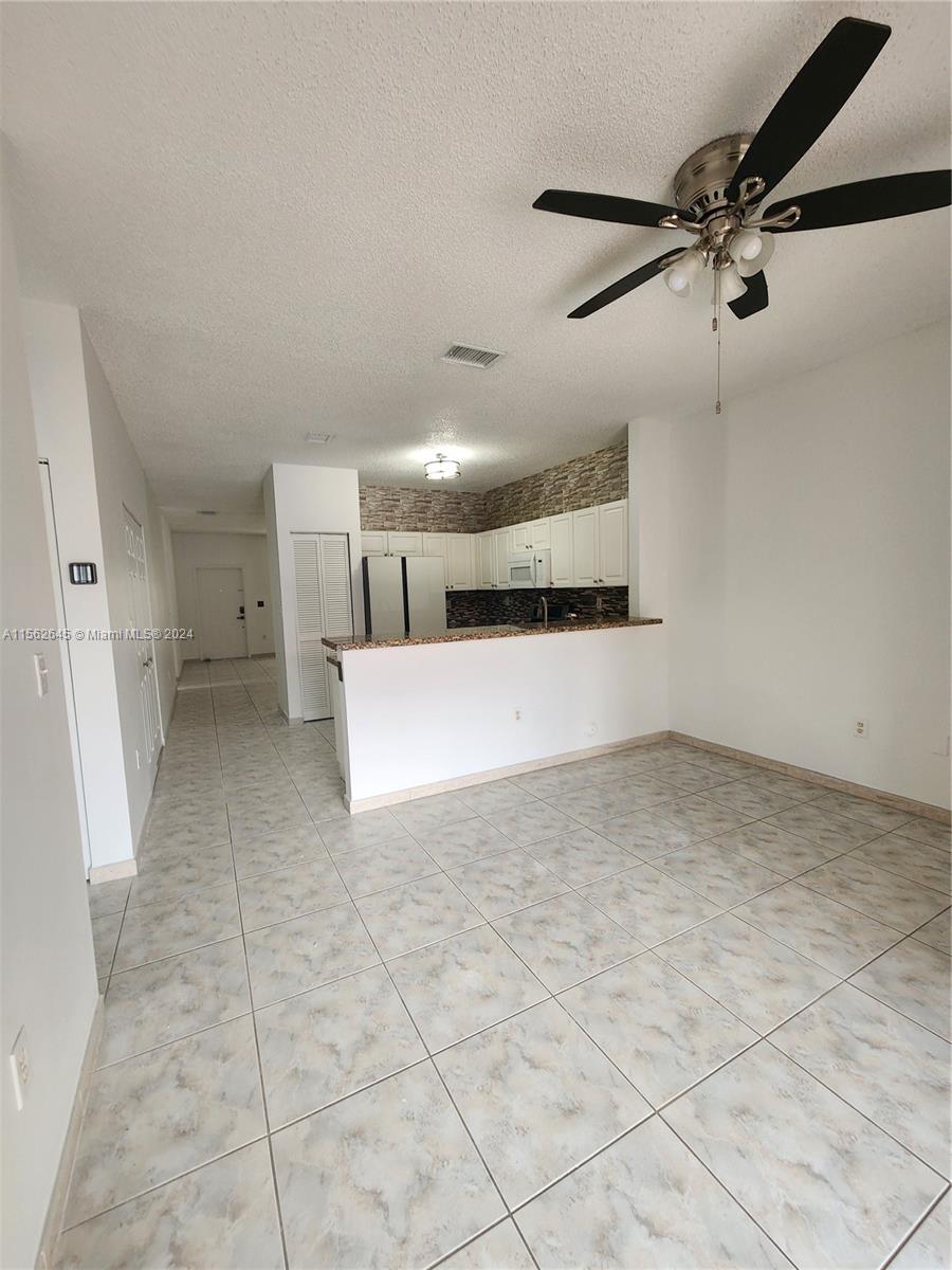 SPANISH LAKES 2ND ADDN - Residential Lease