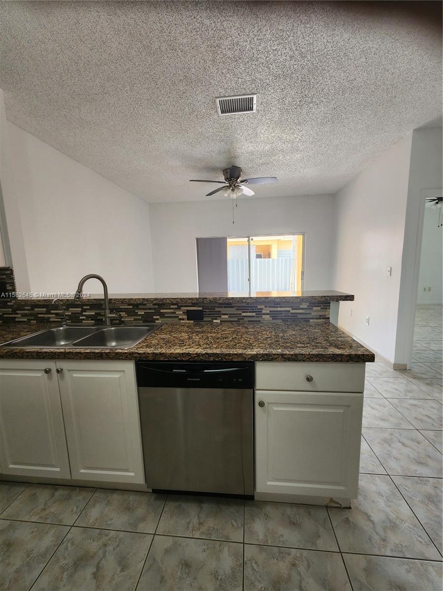 SPANISH LAKES 2ND ADDN - Residential Lease