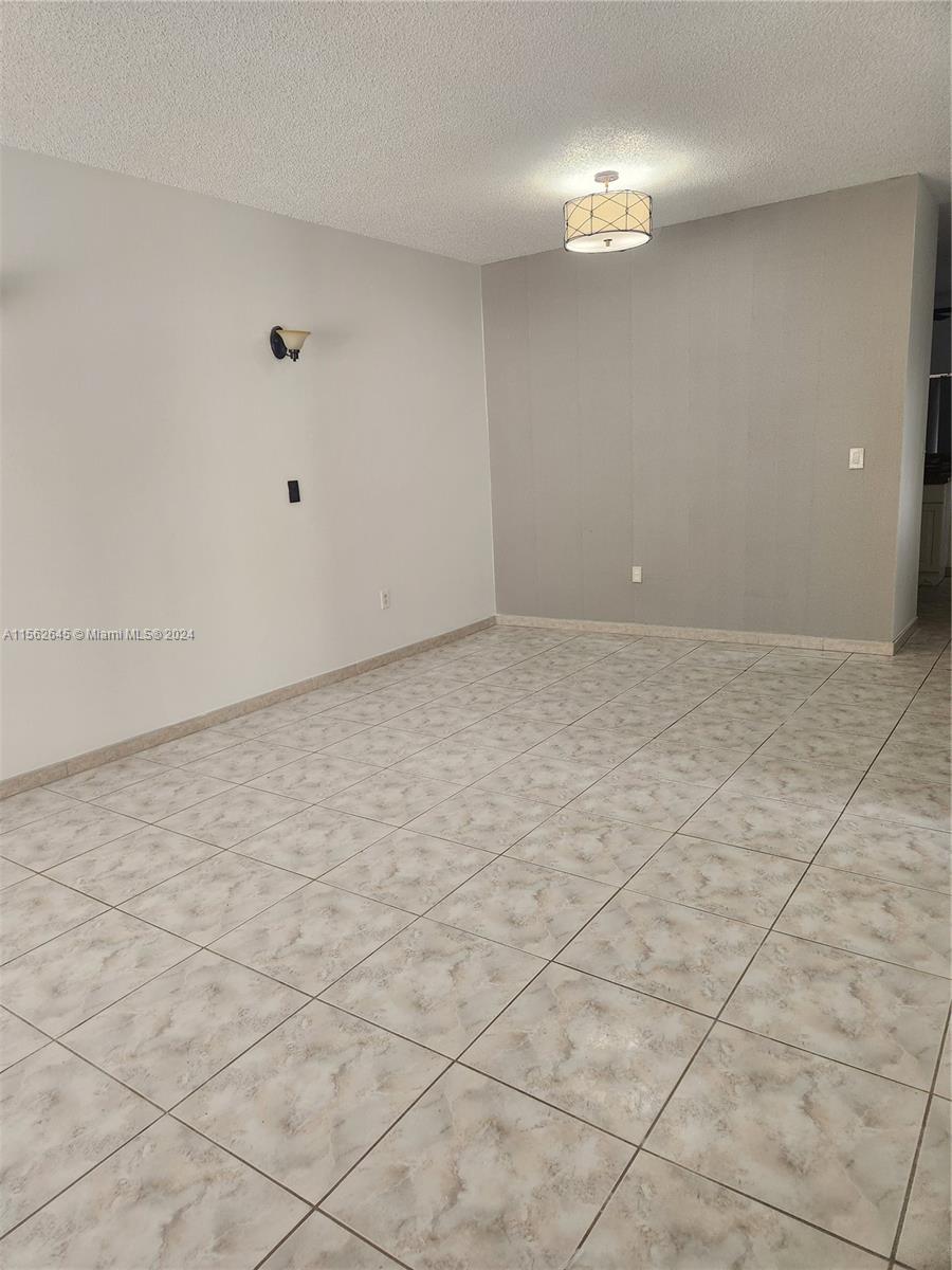SPANISH LAKES 2ND ADDN - Residential Lease