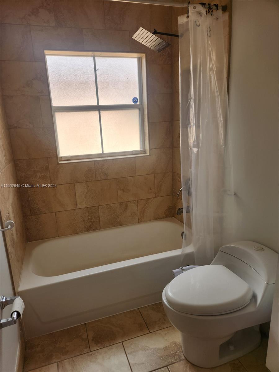 SPANISH LAKES 2ND ADDN - Residential Lease