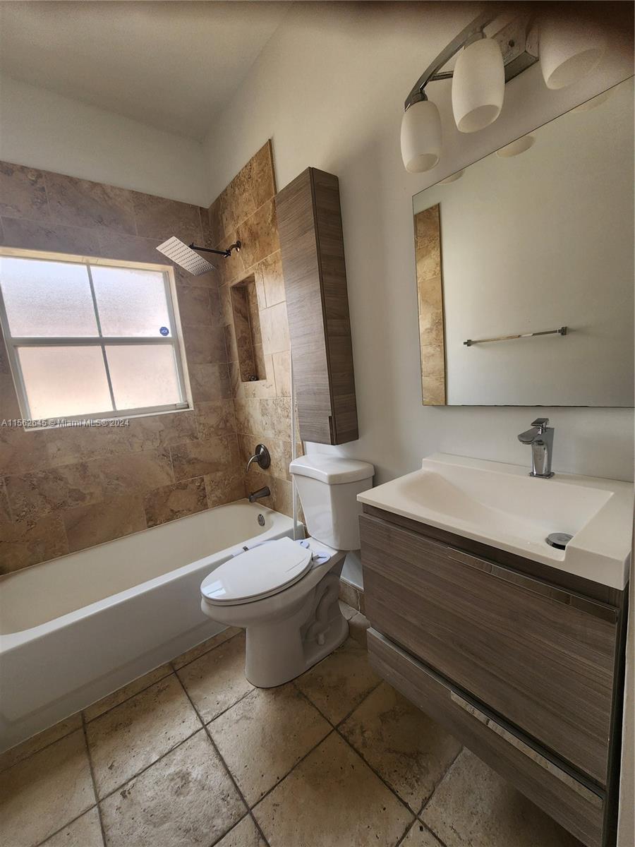 SPANISH LAKES 2ND ADDN - Residential Lease