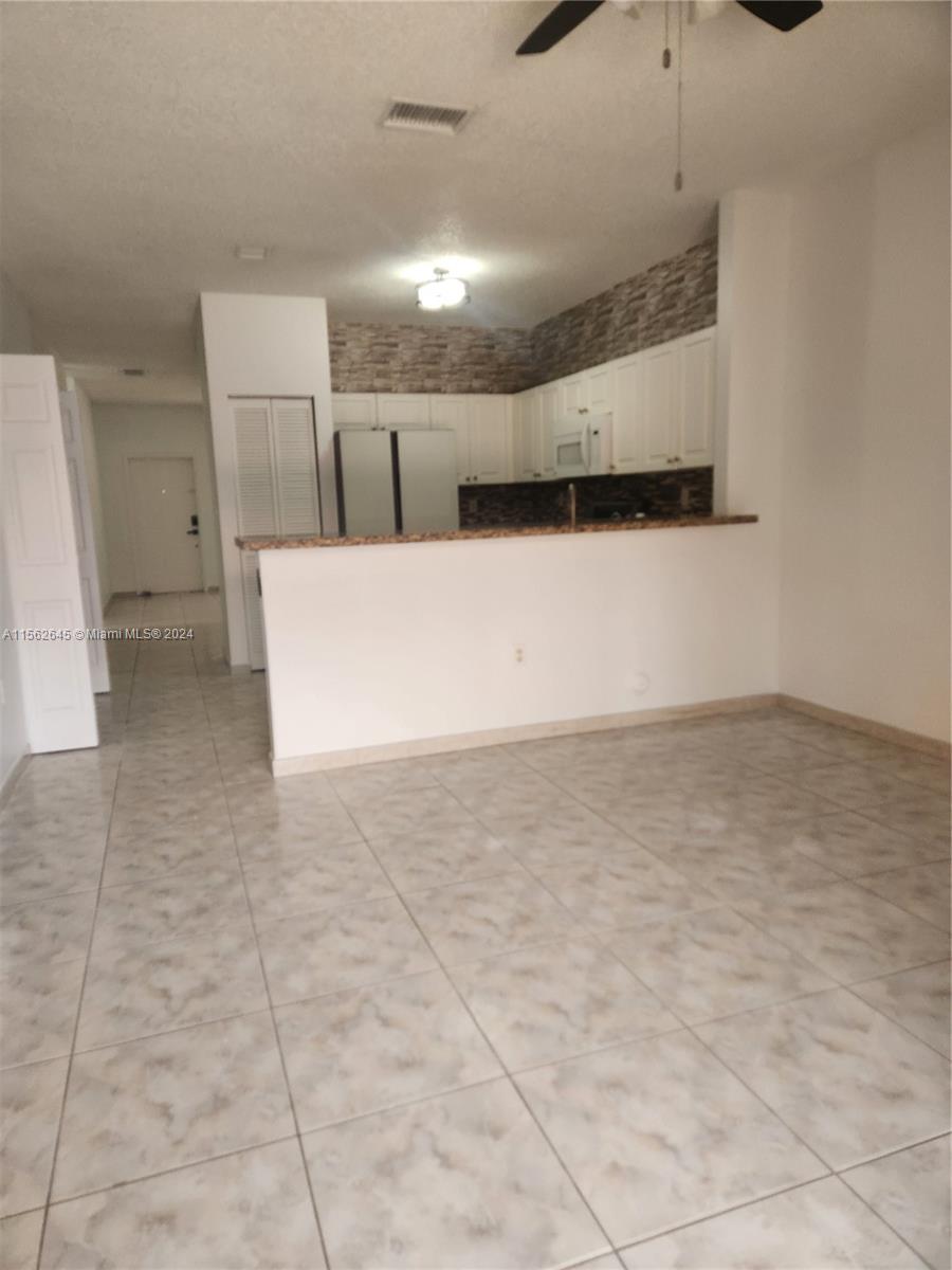 SPANISH LAKES 2ND ADDN - Residential Lease