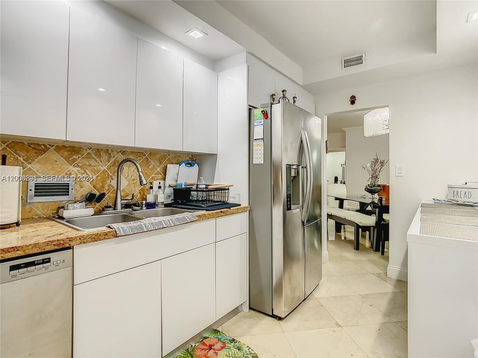 THE PLAZA OF BAL HARBOUR - Residential