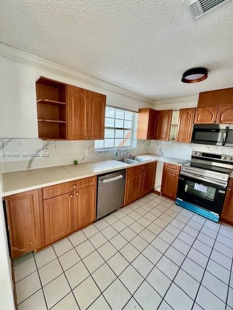 LAMBIANCE TOWNHOMES KENDA - Residential