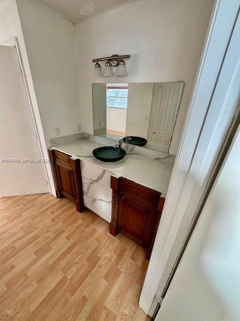 LAMBIANCE TOWNHOMES KENDA - Residential