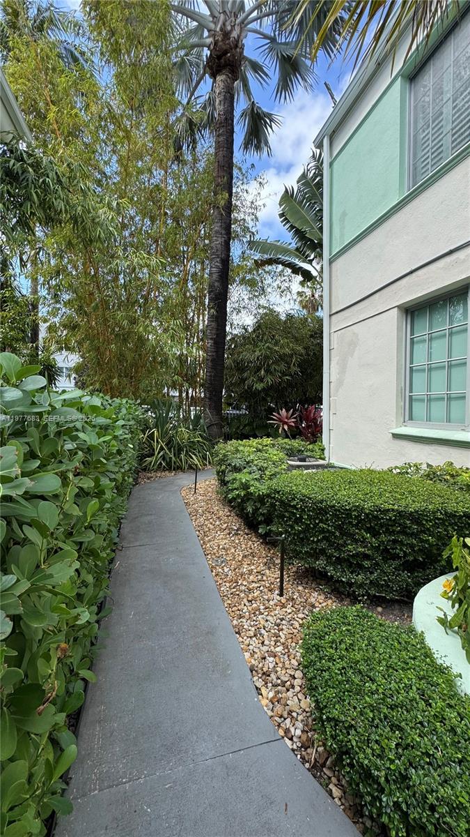 WHISPER CONDO - Residential