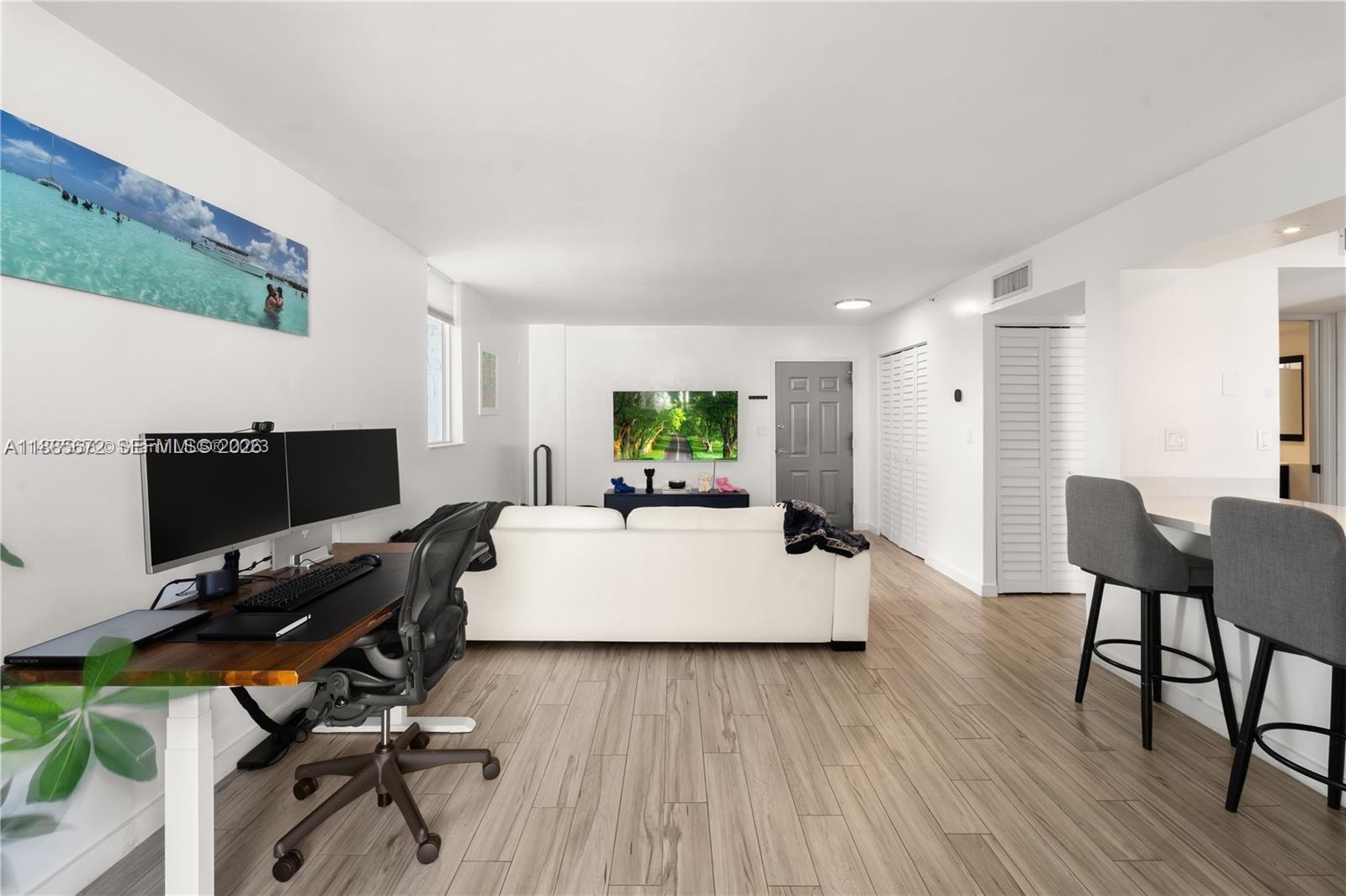 NIRVANA CONDO NO FIVE CON - Residential