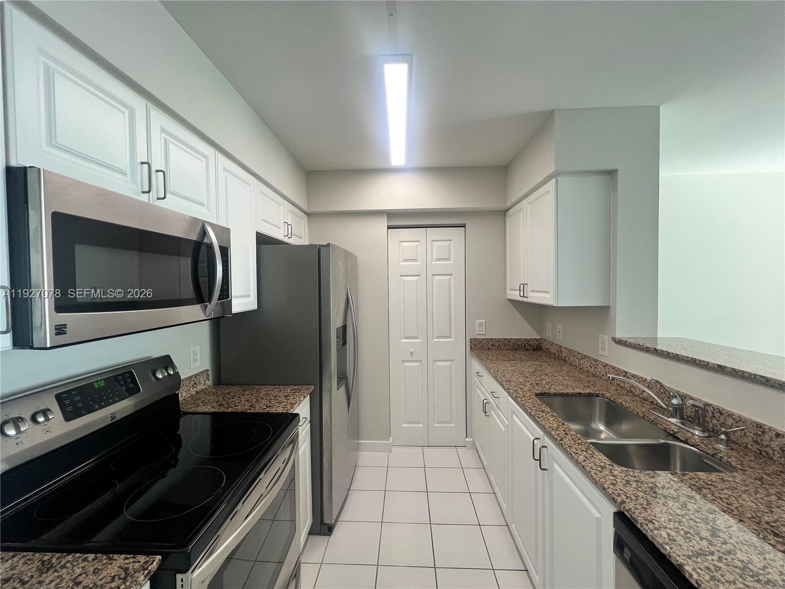 THE MARK ON BRICKELL COND - Residential Lease