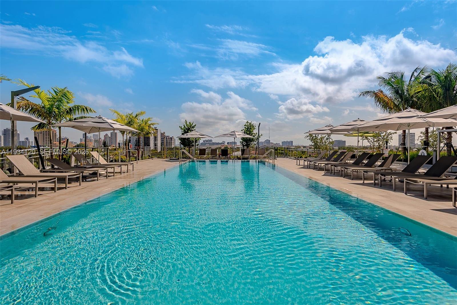 Aventura Park Square - Residential