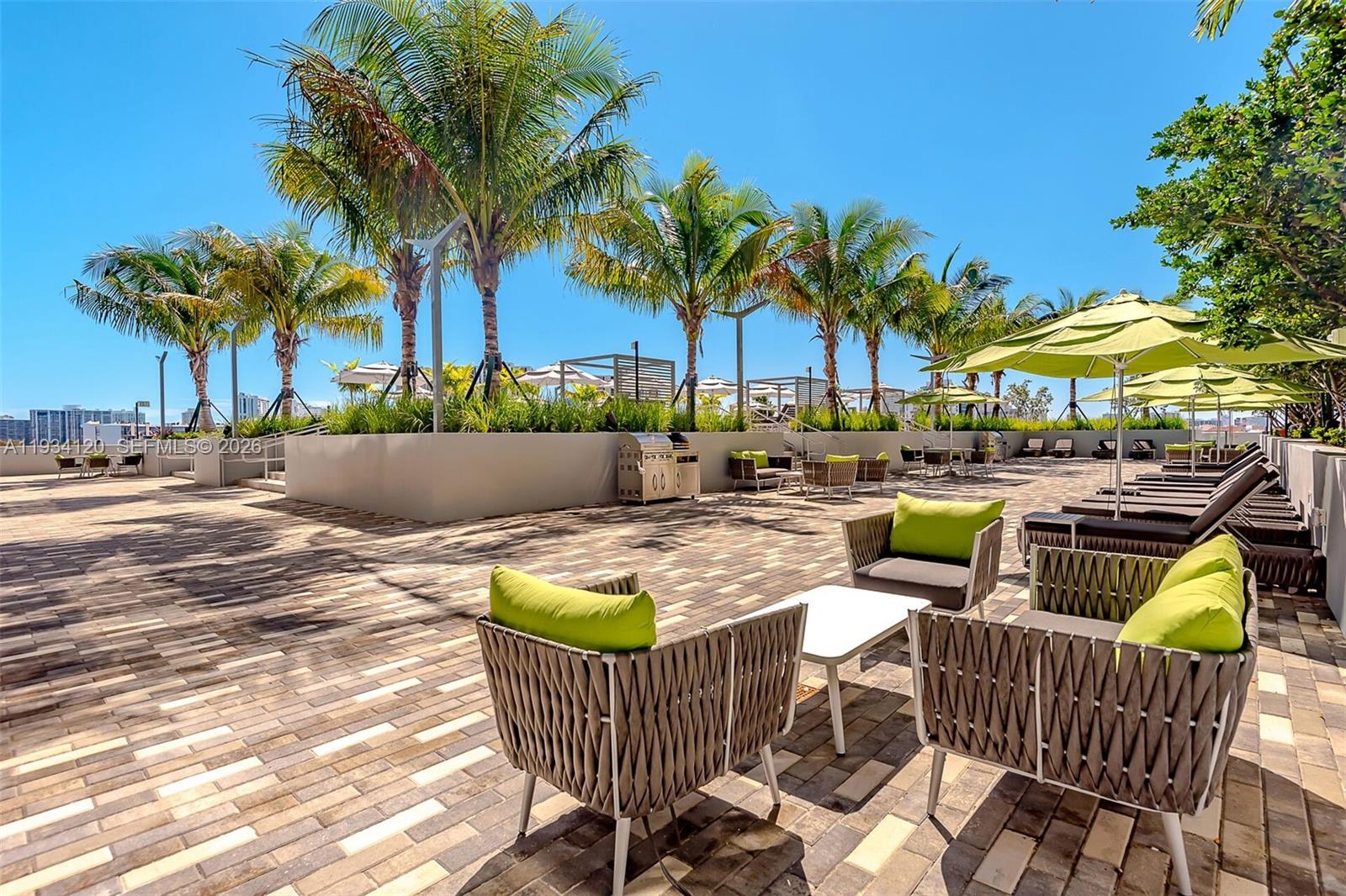 Aventura Park Square - Residential