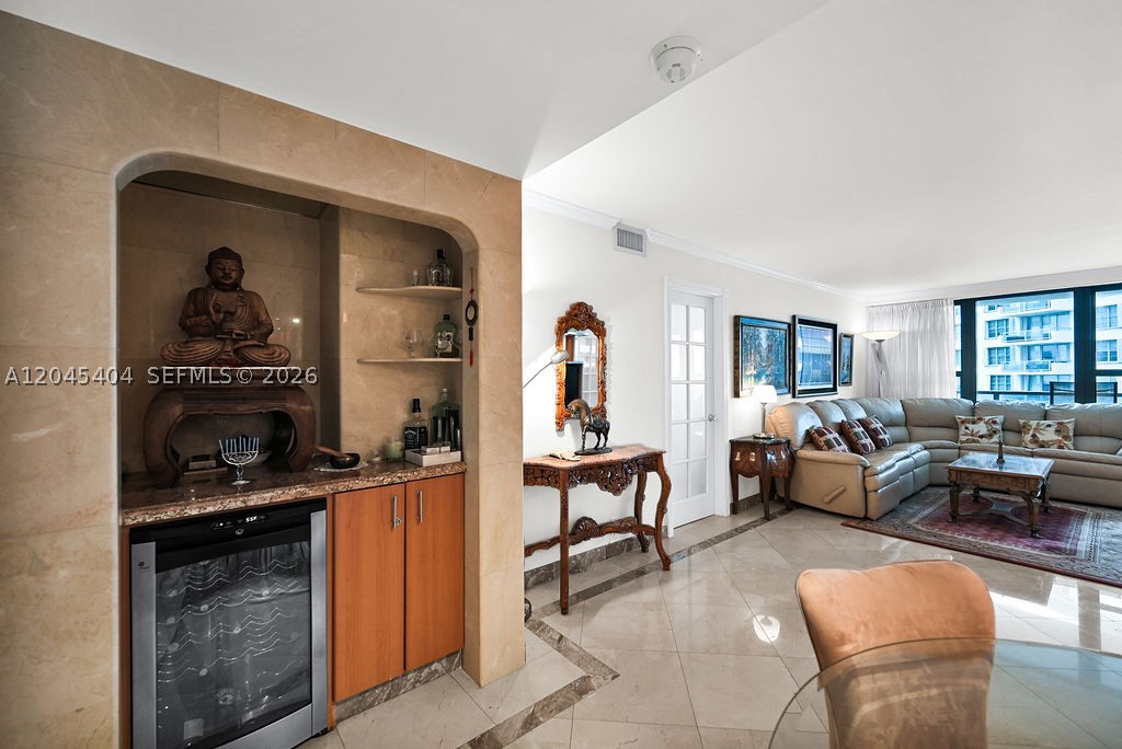 THE ALEXANDER CONDO - Residential