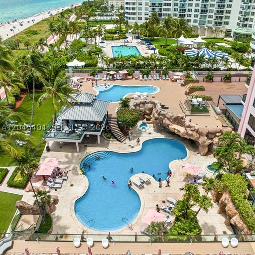 THE ALEXANDER CONDO - Residential