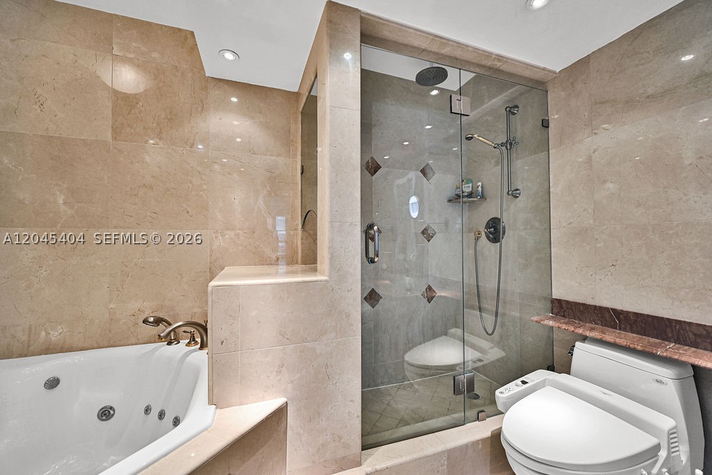 THE ALEXANDER CONDO - Residential
