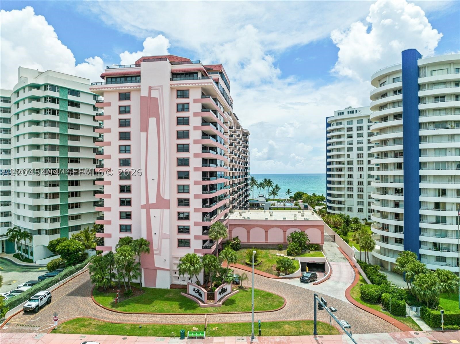 THE ALEXANDER CONDO - Residential