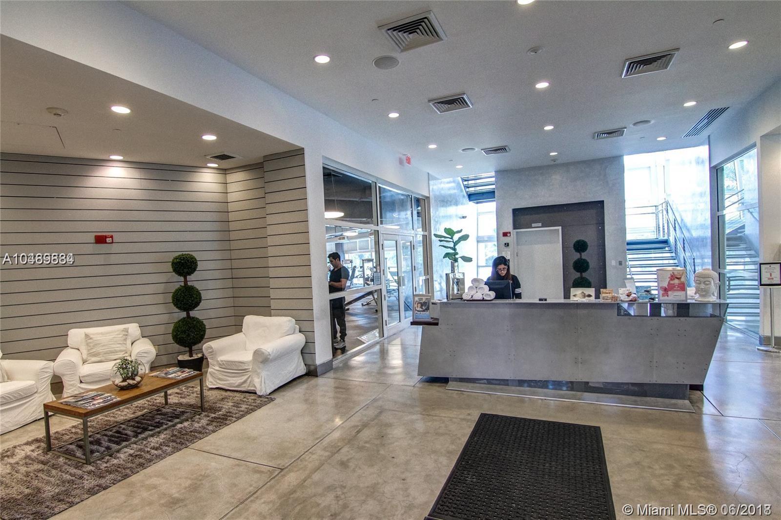 CONTINUUM ON SOUTH BEACH - Residential