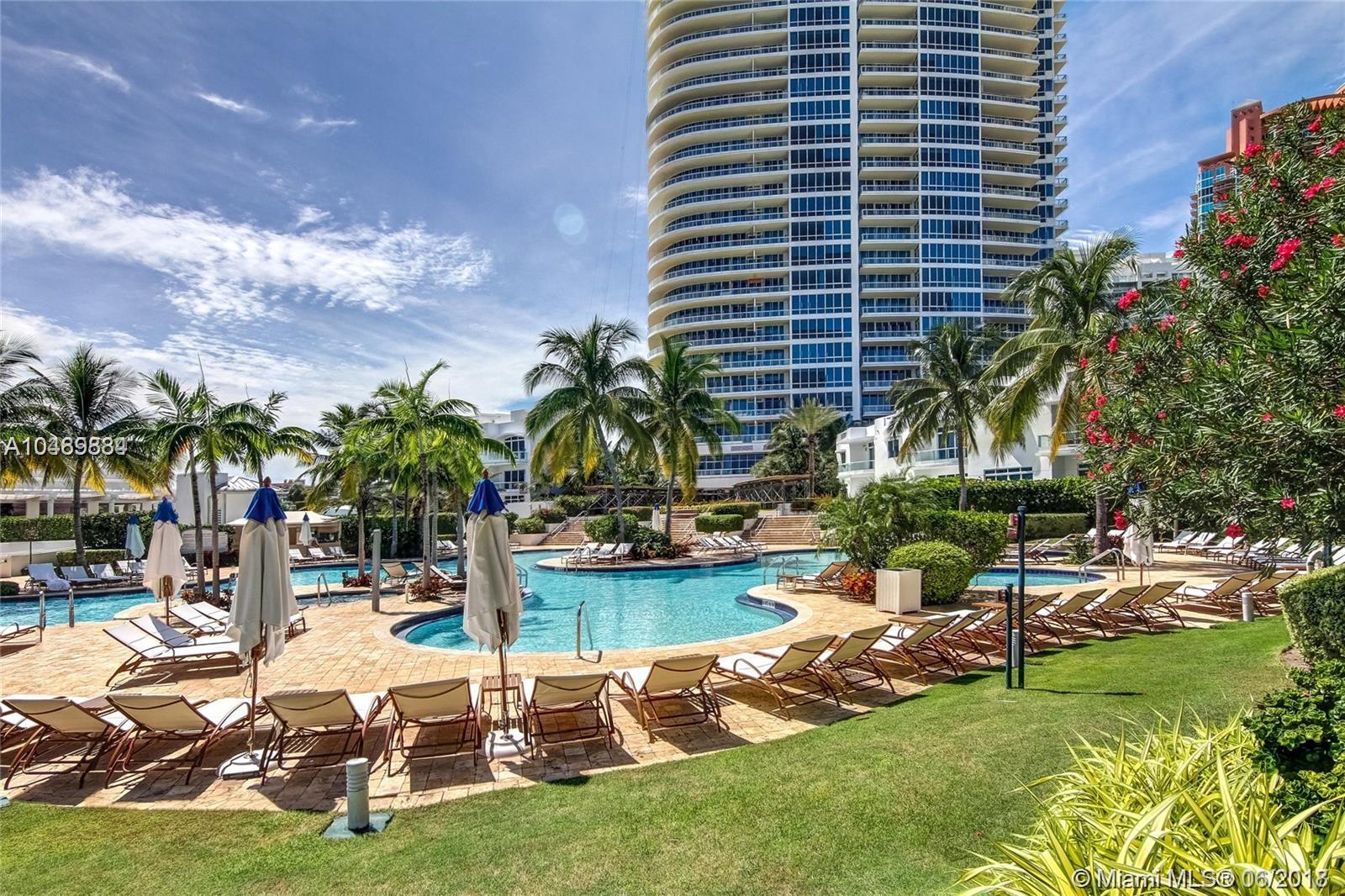 CONTINUUM ON SOUTH BEACH - Residential
