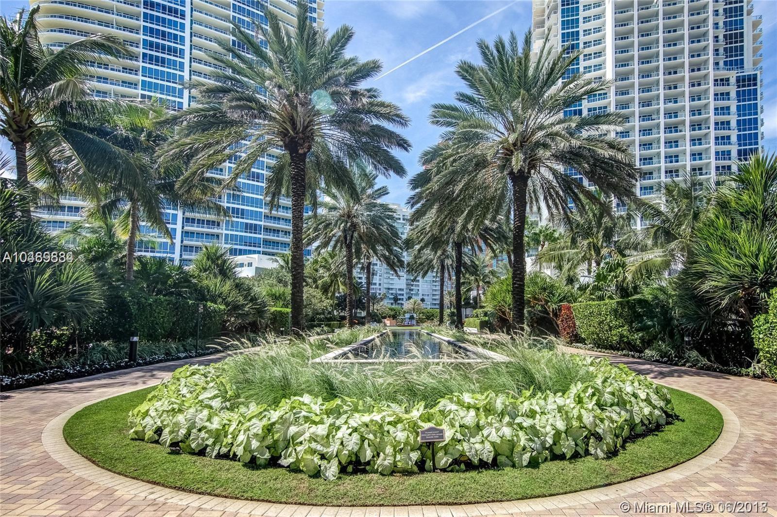 CONTINUUM ON SOUTH BEACH - Residential