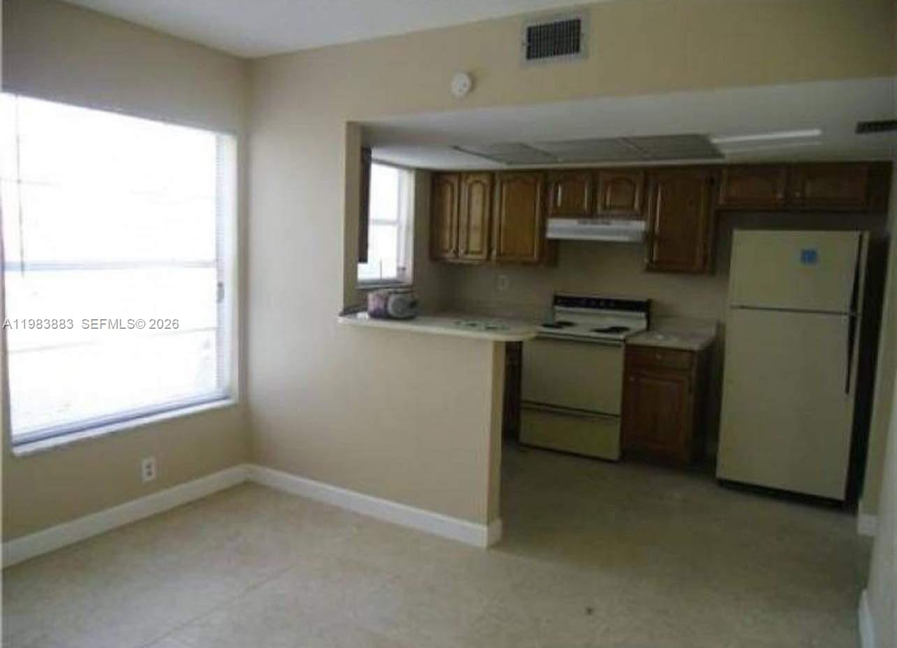 TAM O SHANTER VILLAS SEC - Residential