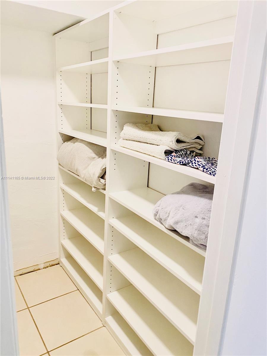 KEY BISCAYNE VI CONDO - Residential Lease