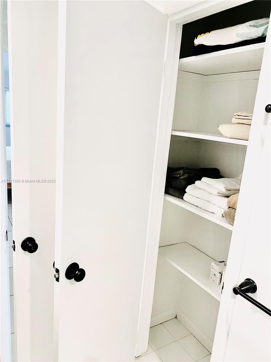 KEY BISCAYNE VI CONDO - Residential Lease