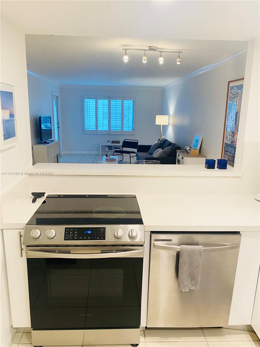 KEY BISCAYNE VI CONDO - Residential Lease
