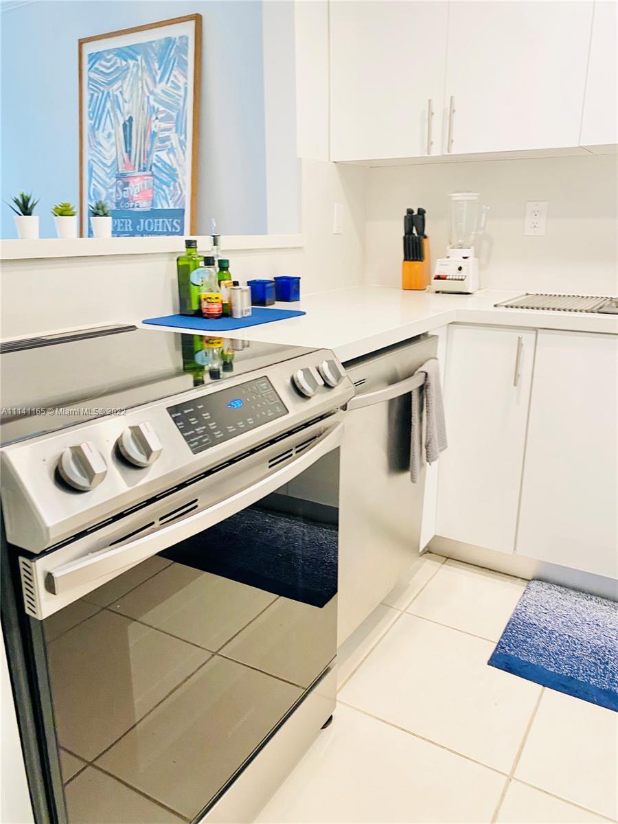 KEY BISCAYNE VI CONDO - Residential Lease
