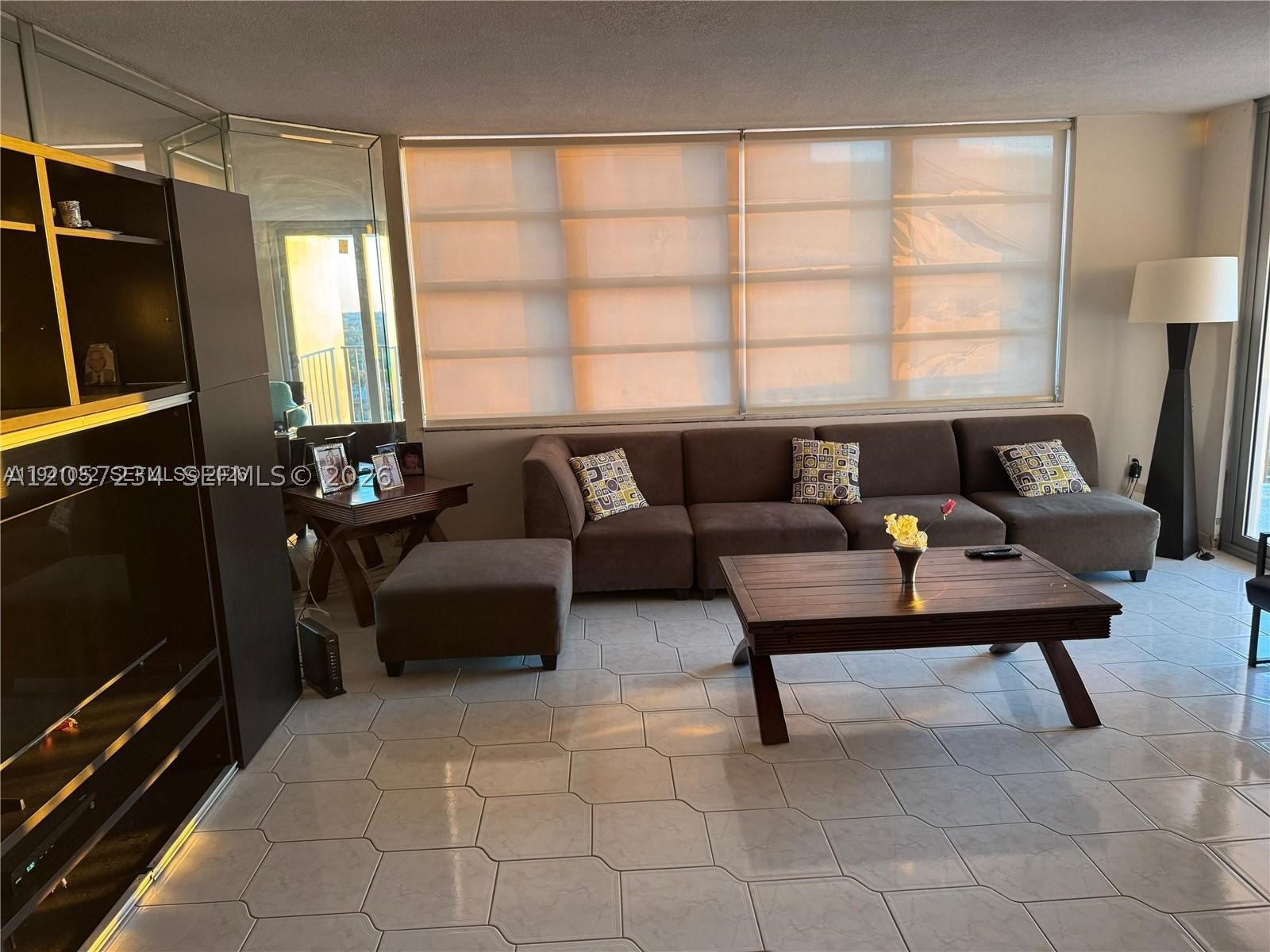 COMMODORE PLAZA CONDO - Residential